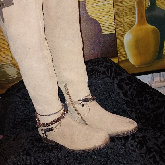Ladies knee high boots - Picture 7 of 10